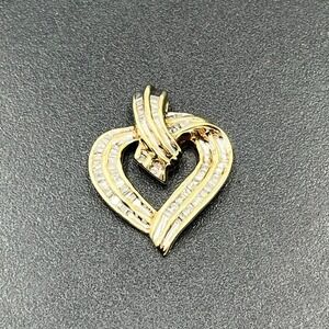 Designer Vintage 10k Yellow Gold .50CTTW Baguette Diamond Heart Pendant